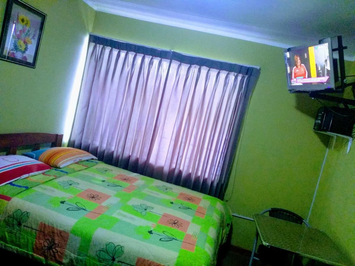 Casa Blanca Hospedaje Huamancaca Екстер'єр фото