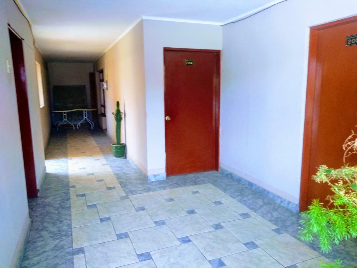 Casa Blanca Hospedaje Huamancaca Екстер'єр фото