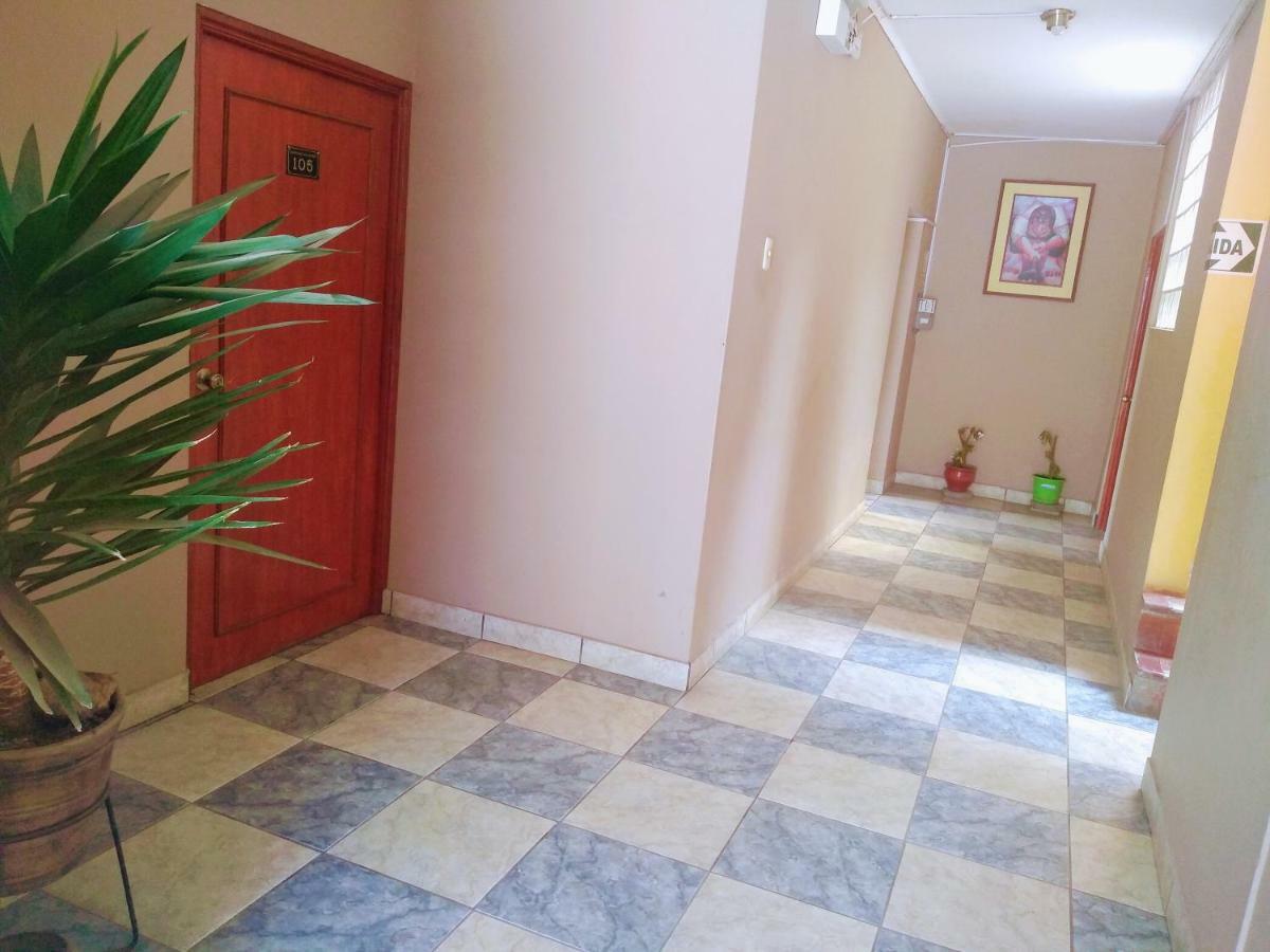 Casa Blanca Hospedaje Huamancaca Екстер'єр фото