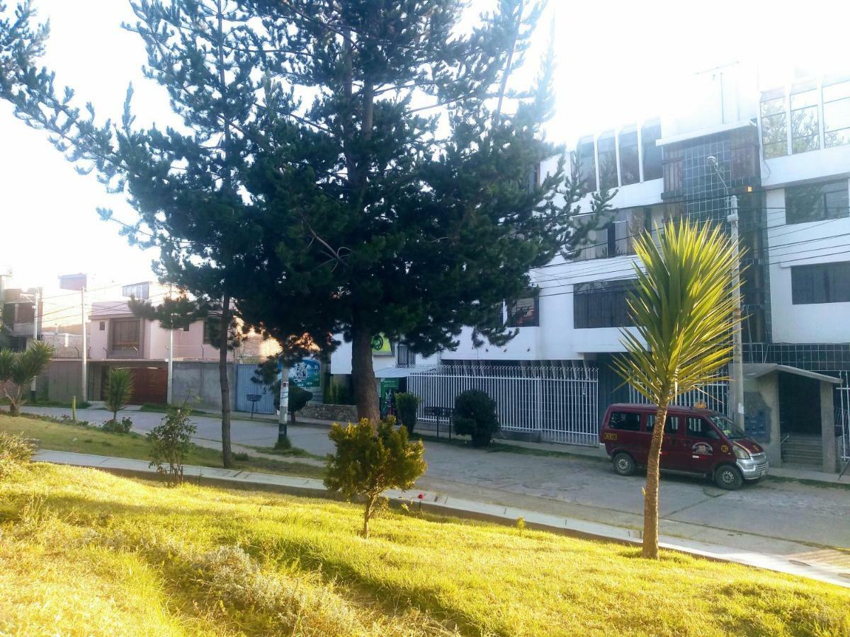 Casa Blanca Hospedaje Huamancaca Екстер'єр фото