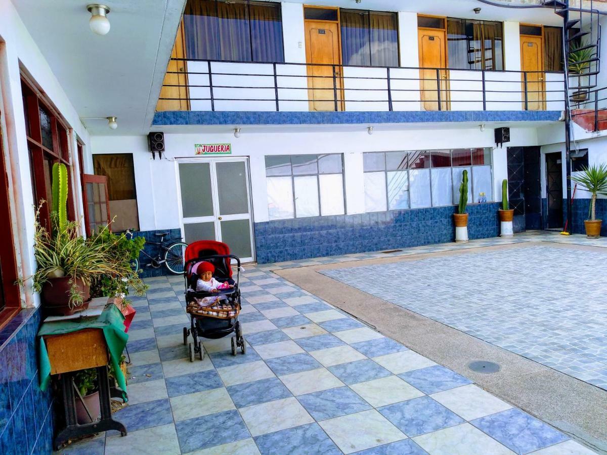 Casa Blanca Hospedaje Huamancaca Екстер'єр фото