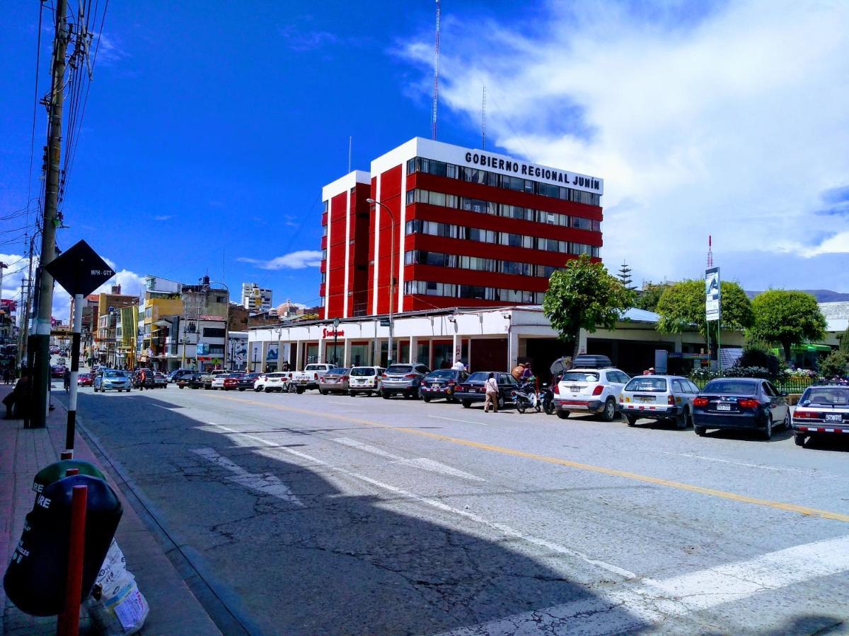 Casa Blanca Hospedaje Huamancaca Екстер'єр фото
