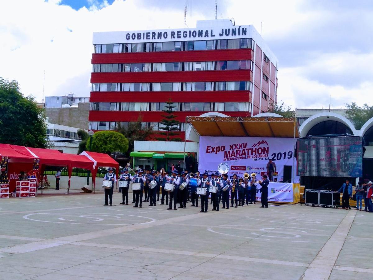 Casa Blanca Hospedaje Huamancaca Екстер'єр фото