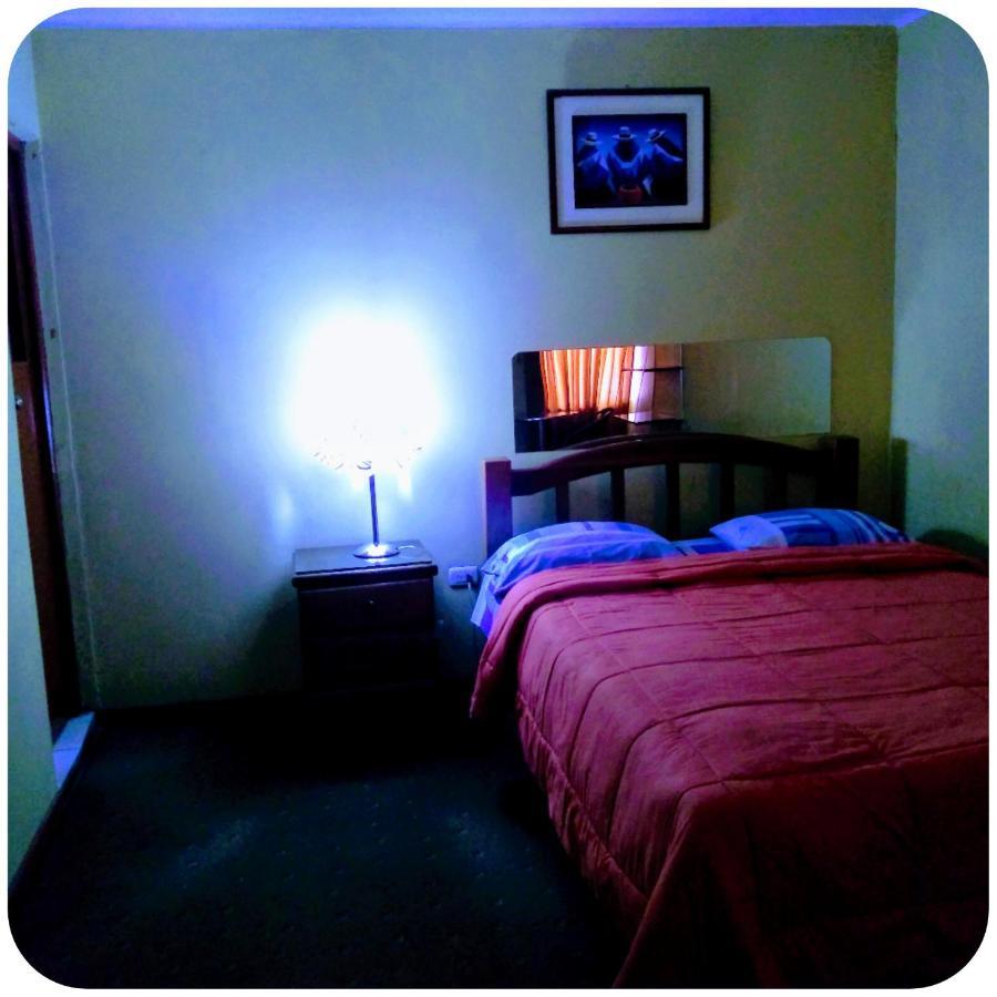 Casa Blanca Hospedaje Huamancaca Екстер'єр фото