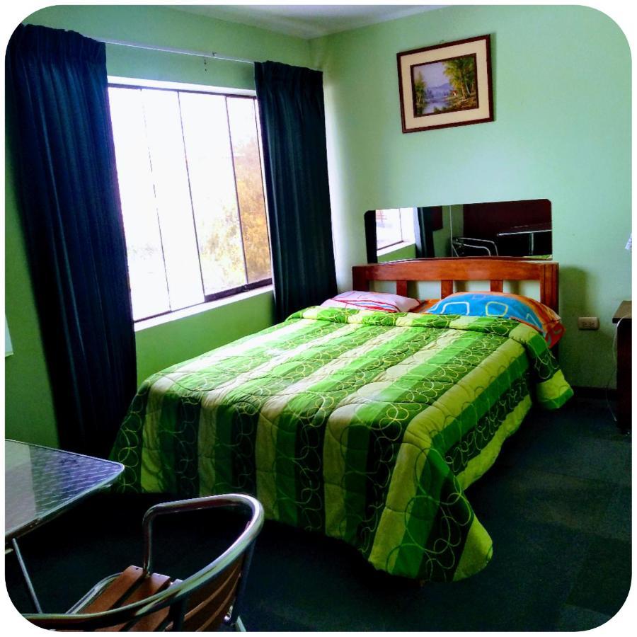 Casa Blanca Hospedaje Huamancaca Екстер'єр фото